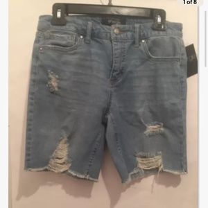Energie Women’s Jrs Distressed Bermuda Med Wash Shorts W/Frayed Hem Size 7 NEW